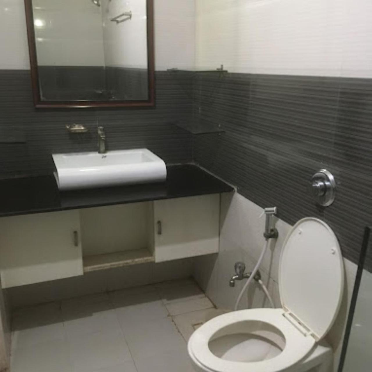 Divya Jyot Residency Bhuj Hotel Exterior foto