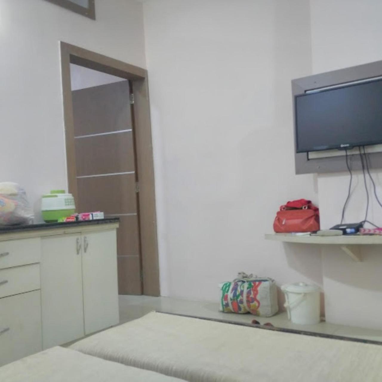 Divya Jyot Residency Bhuj Hotel Exterior foto