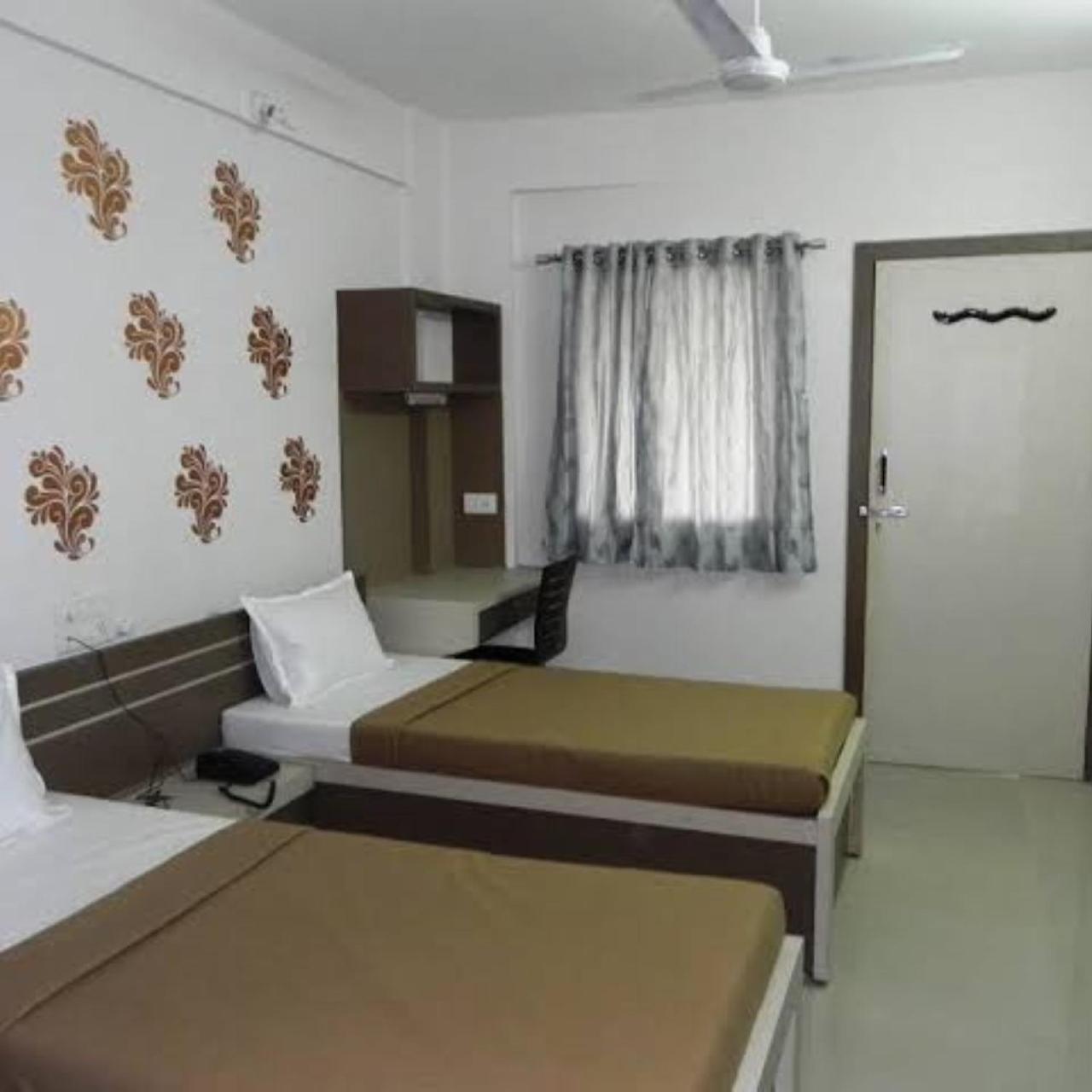 Divya Jyot Residency Bhuj Hotel Exterior foto